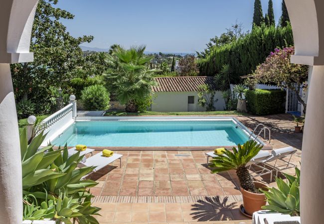 Villa en Nueva andalucia - FJ- Finca with private pool Families only