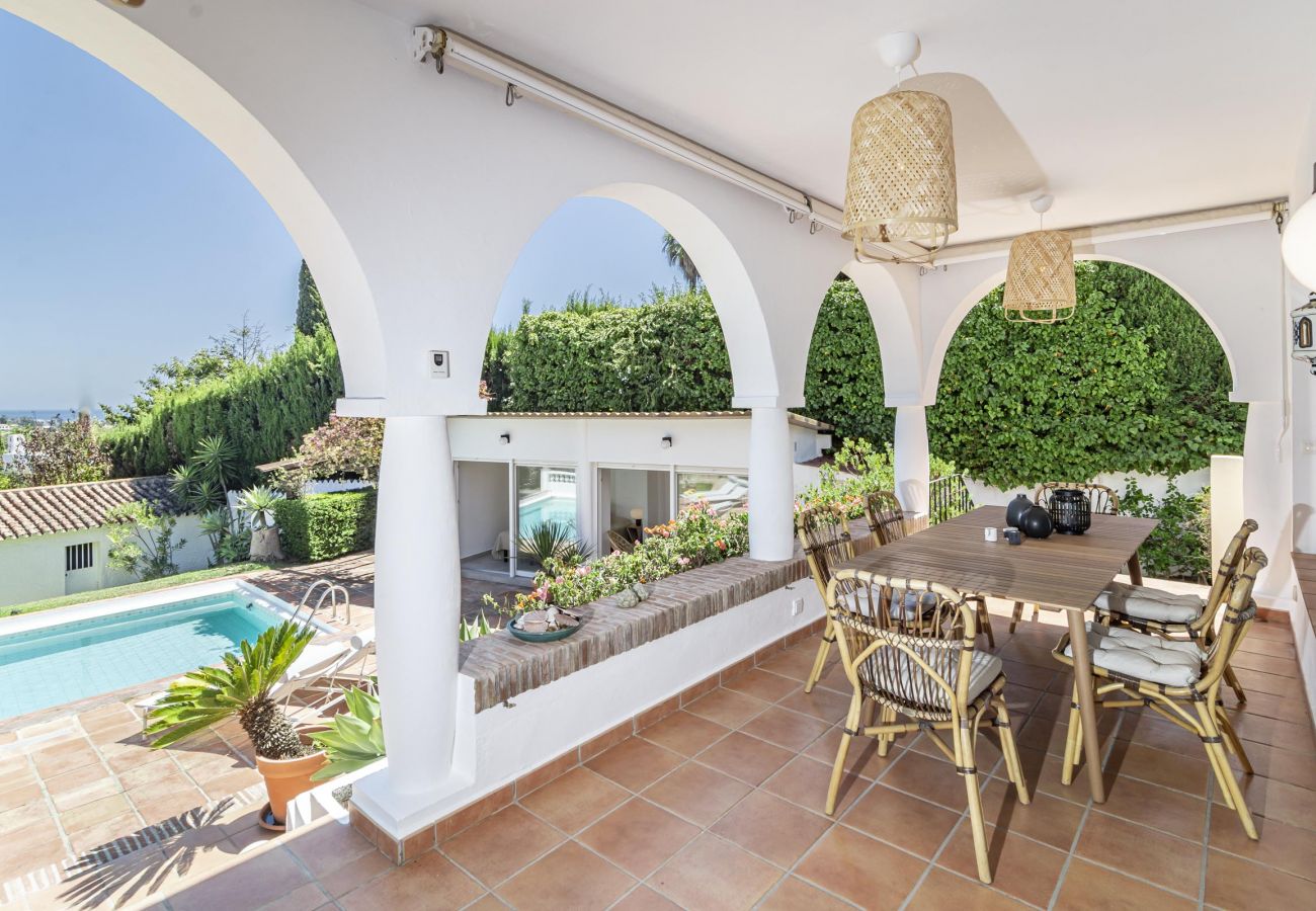 Villa en Nueva andalucia - FJ- Finca with private pool Families only