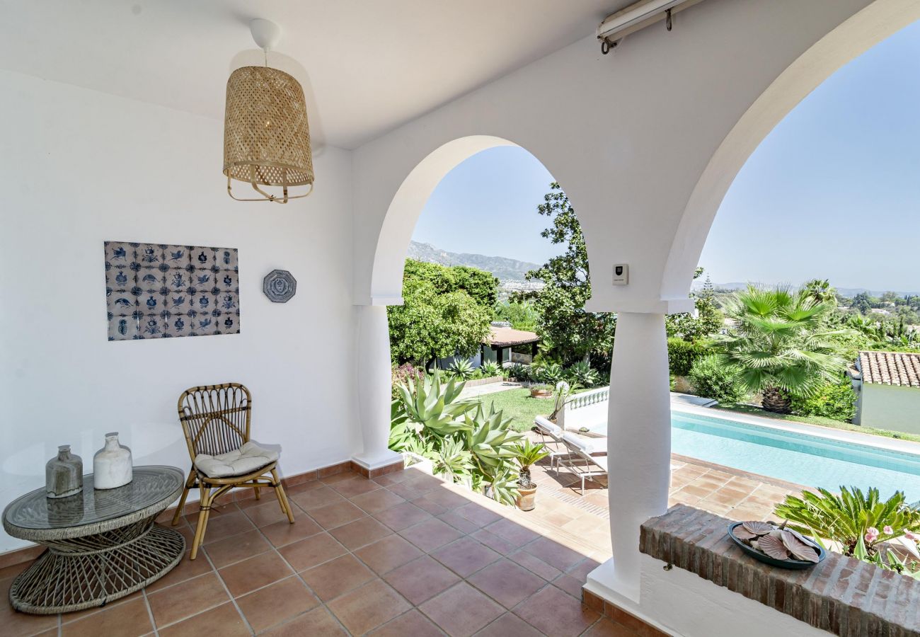 Villa en Nueva andalucia - FJ- Finca with private pool Families only