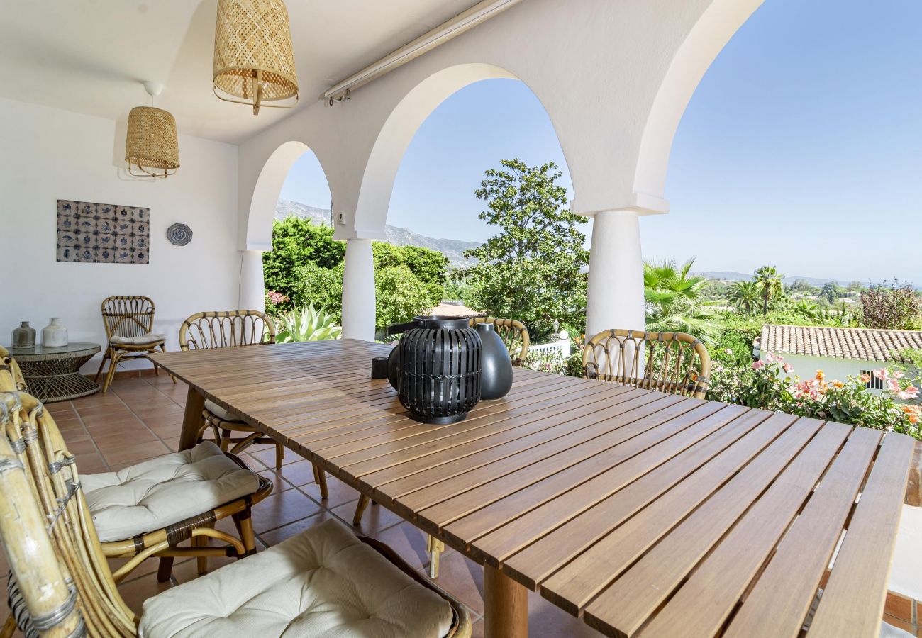 Villa en Nueva andalucia - FJ- Finca with private pool Families only