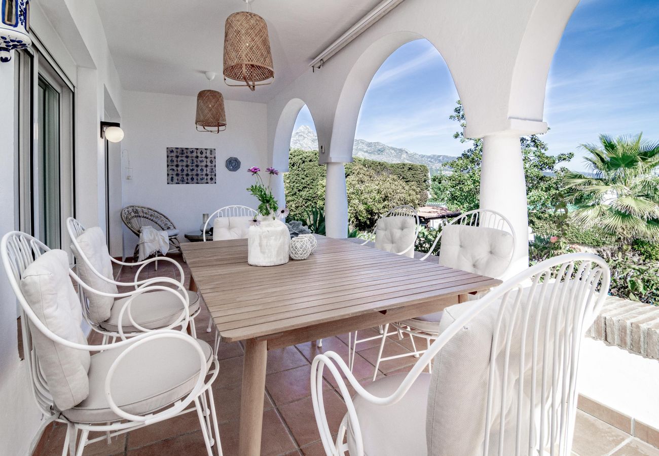 Villa en Nueva andalucia - FJ- Finca with private pool Families only