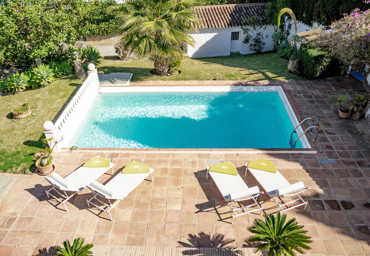 Villa en Nueva andalucia - FJ- Finca with private pool Families only