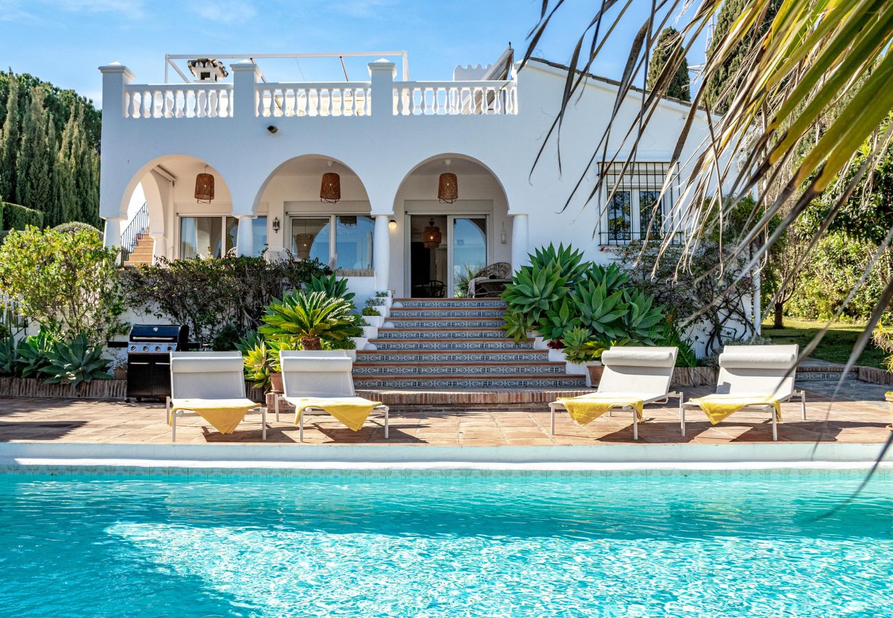 Villa en Nueva andalucia - FJ- Finca with private pool Families only