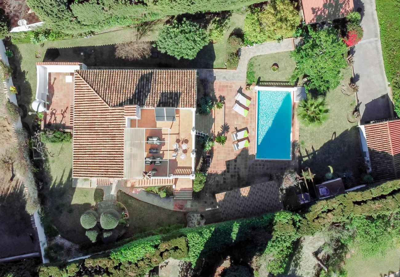 Villa en Nueva andalucia - FJ- Finca with private pool Families only