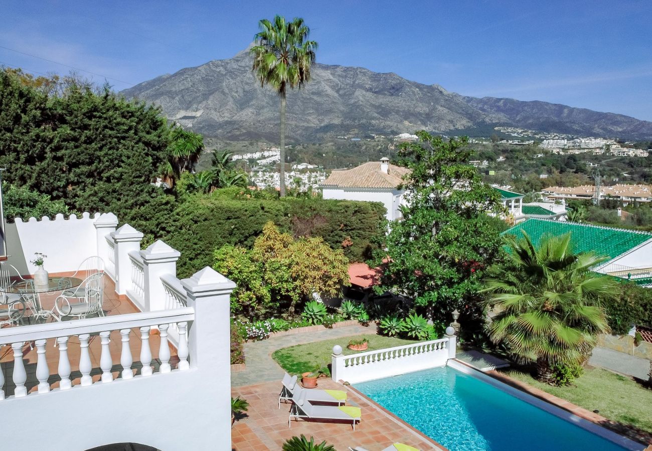 Villa en Nueva andalucia - FJ- Finca with private pool Families only