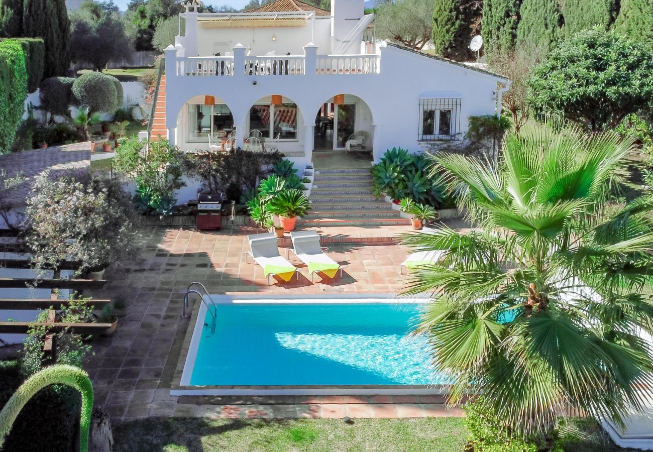 Villa en Nueva andalucia - FJ- Finca with private pool Families only