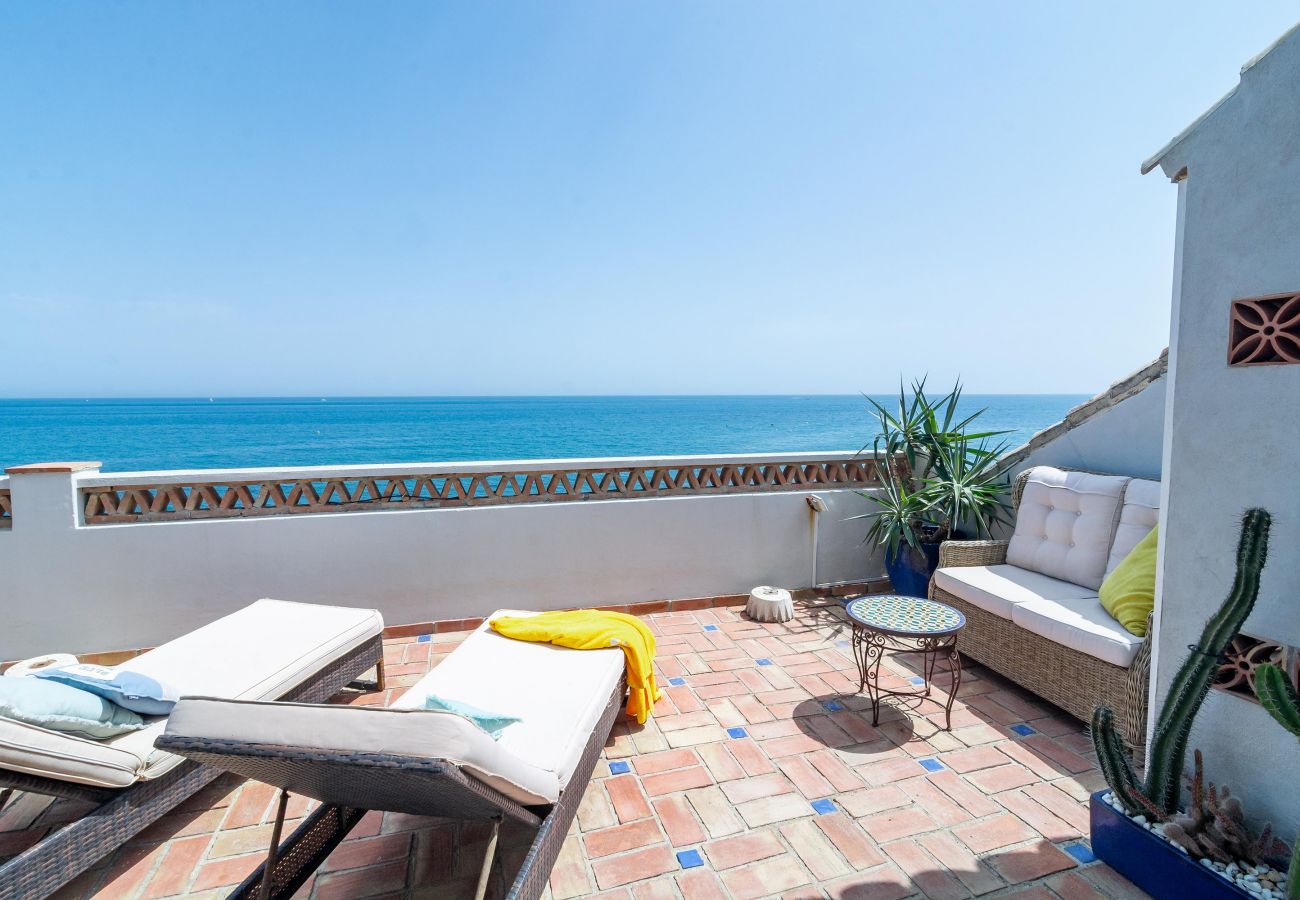 Apartamento en Casares - LAP- 3 bed apartment on the beach. Families only