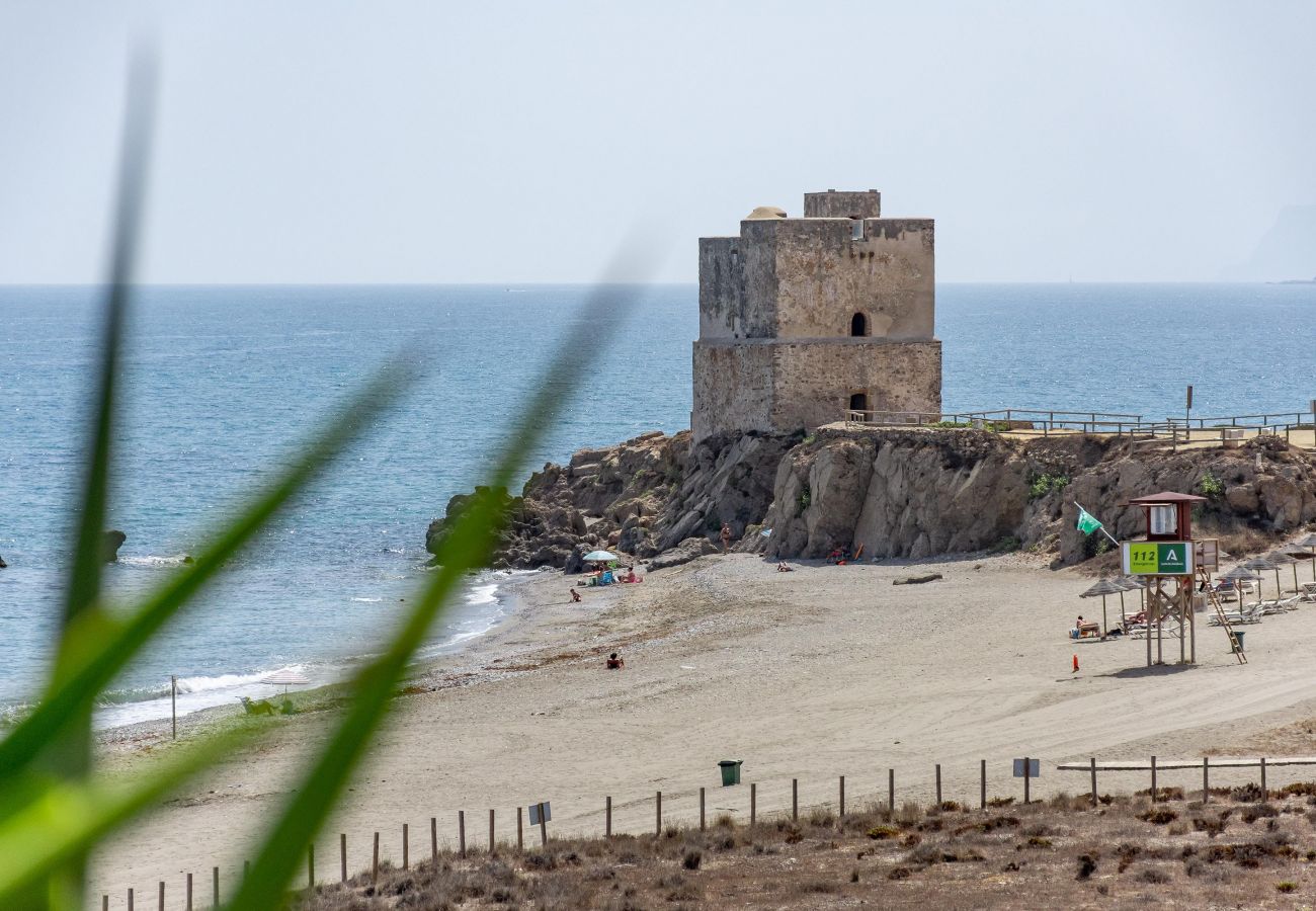 Apartamento en Casares - LAP- 3 bed apartment on the beach. Families only