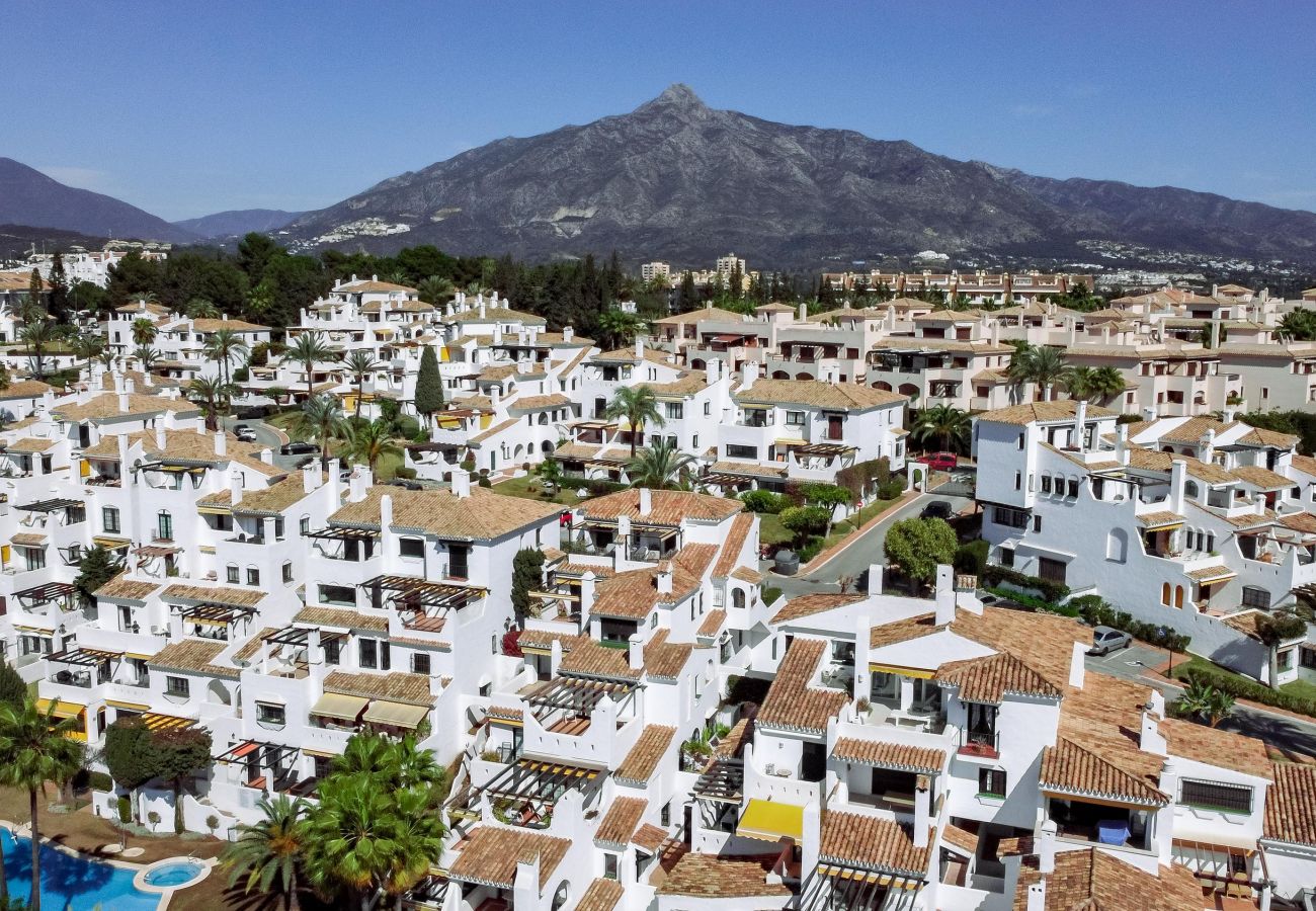 Apartamento en Nueva andalucia - AB4 - Lovely holiday home walking distance, beach