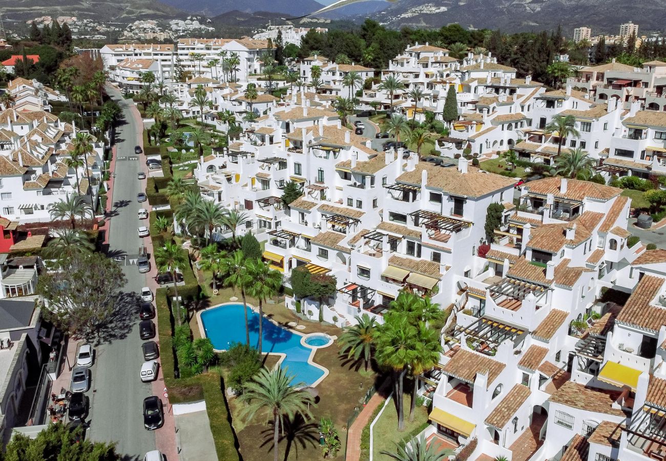 Apartamento en Nueva andalucia - AB4 - Lovely holiday home walking distance, beach