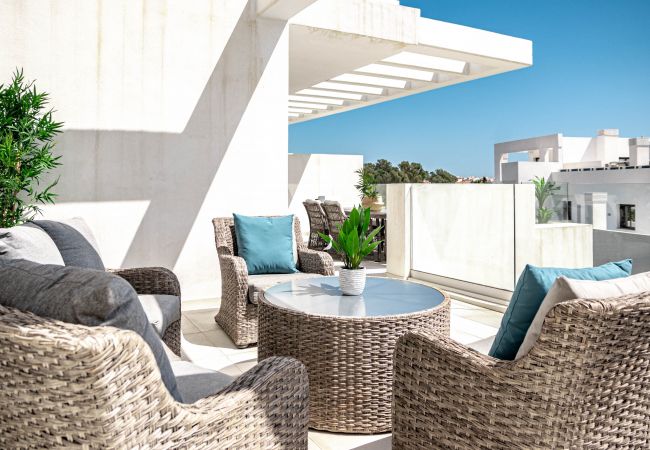 Apartamento en Estepona - CDG1- Beautiful 2-br penthouse in cortiljo de Golf