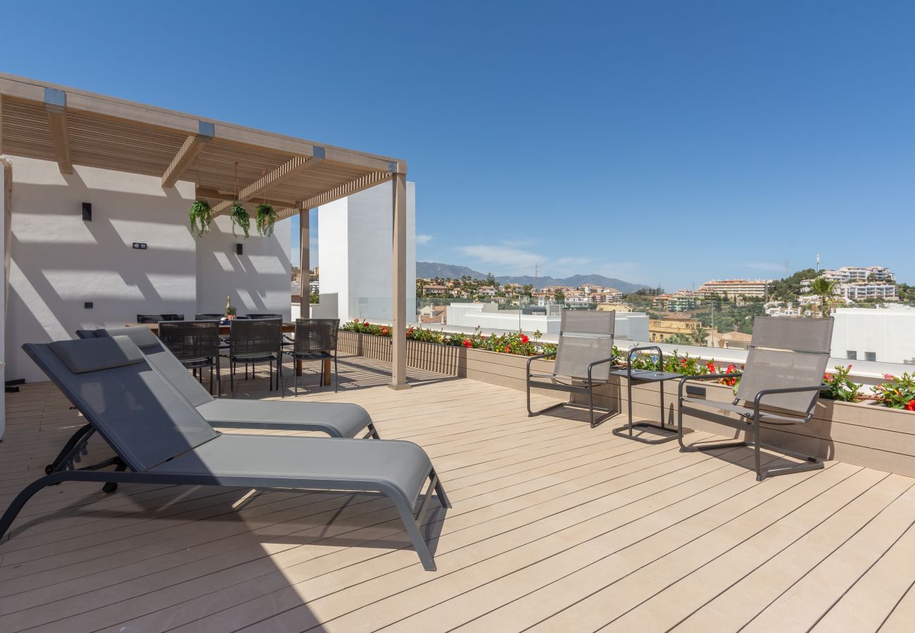 Villa en Mijas Costa - Modern Villa with Private Pool & Rooftop Terrace