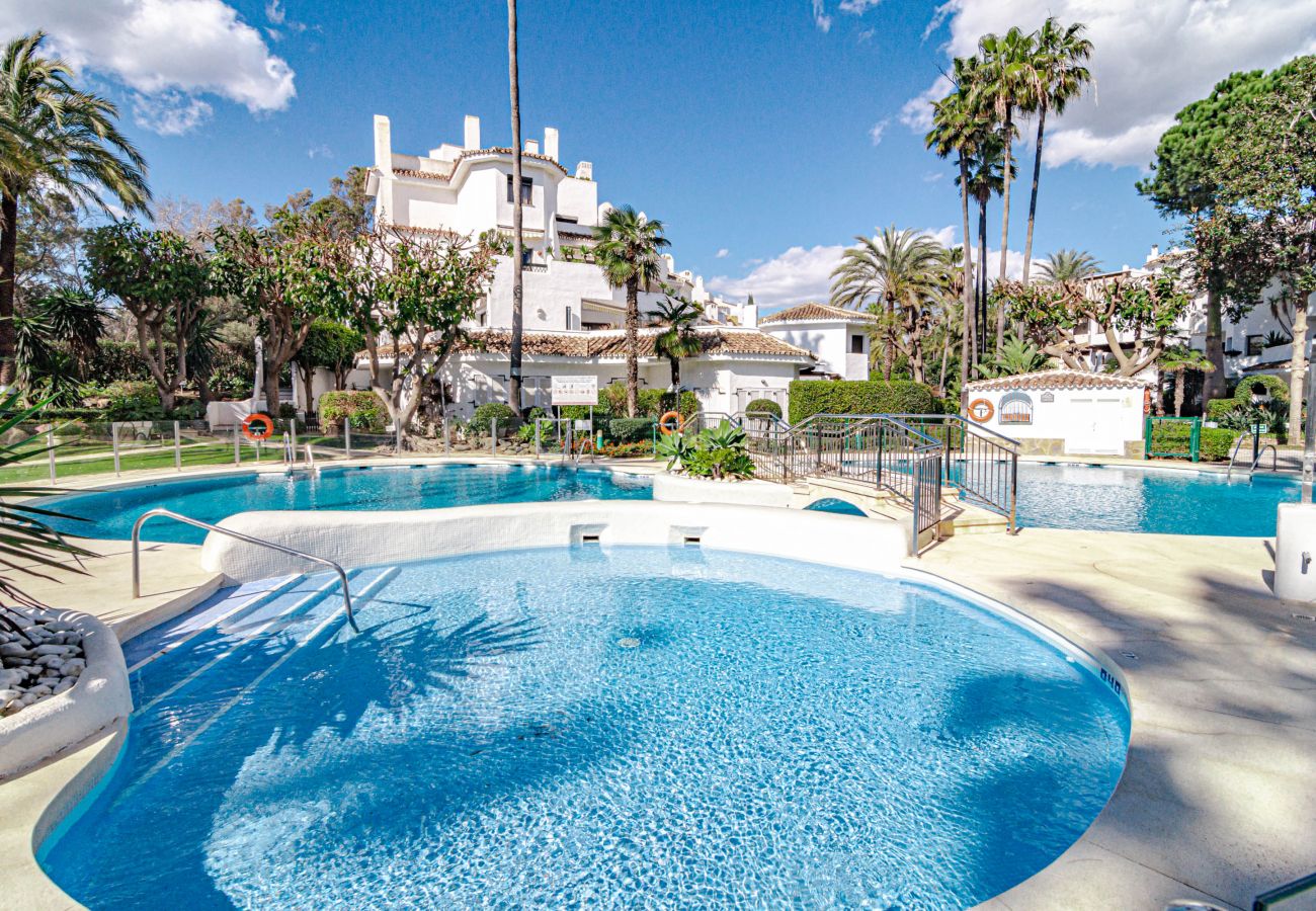 Apartamento en Marbella - GBH - Casa Golden beach by Roomservices