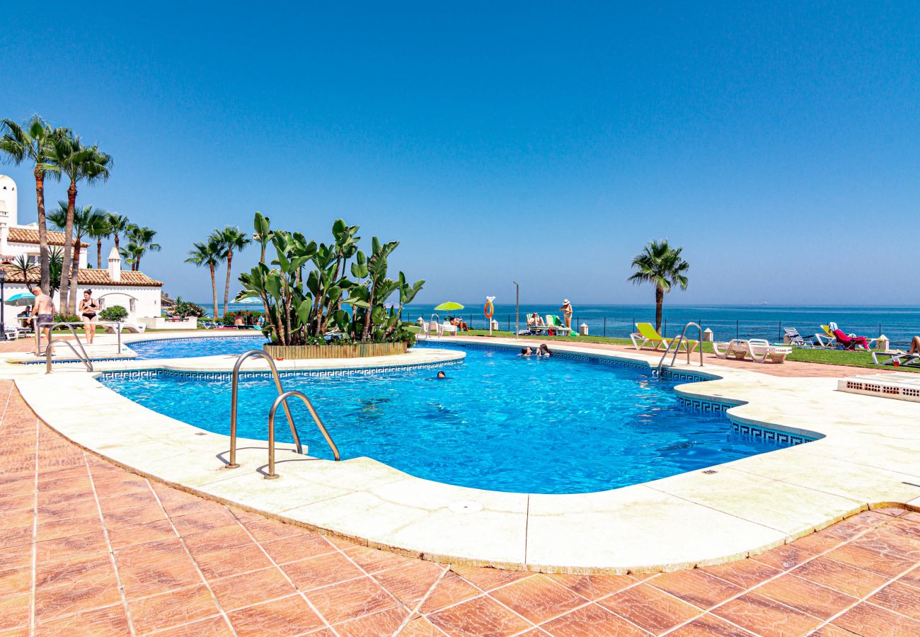 Apartamento en Mijas Costa - PL- Beachfront seaview aptm – Playa de la Lucera