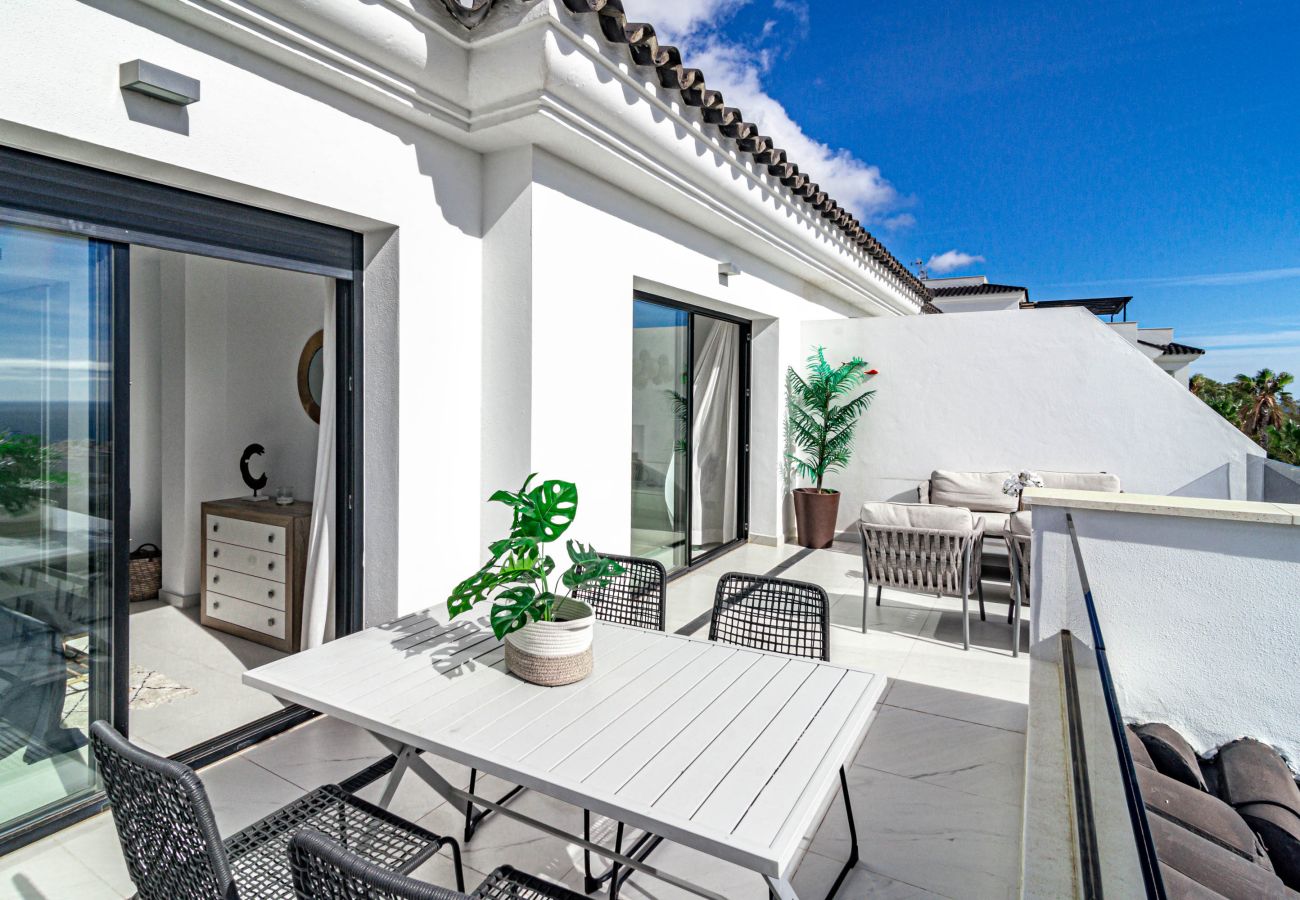 Apartamento en Estepona - LAE21.2D - Penthouse w/ Roof Terrace and Seaviews