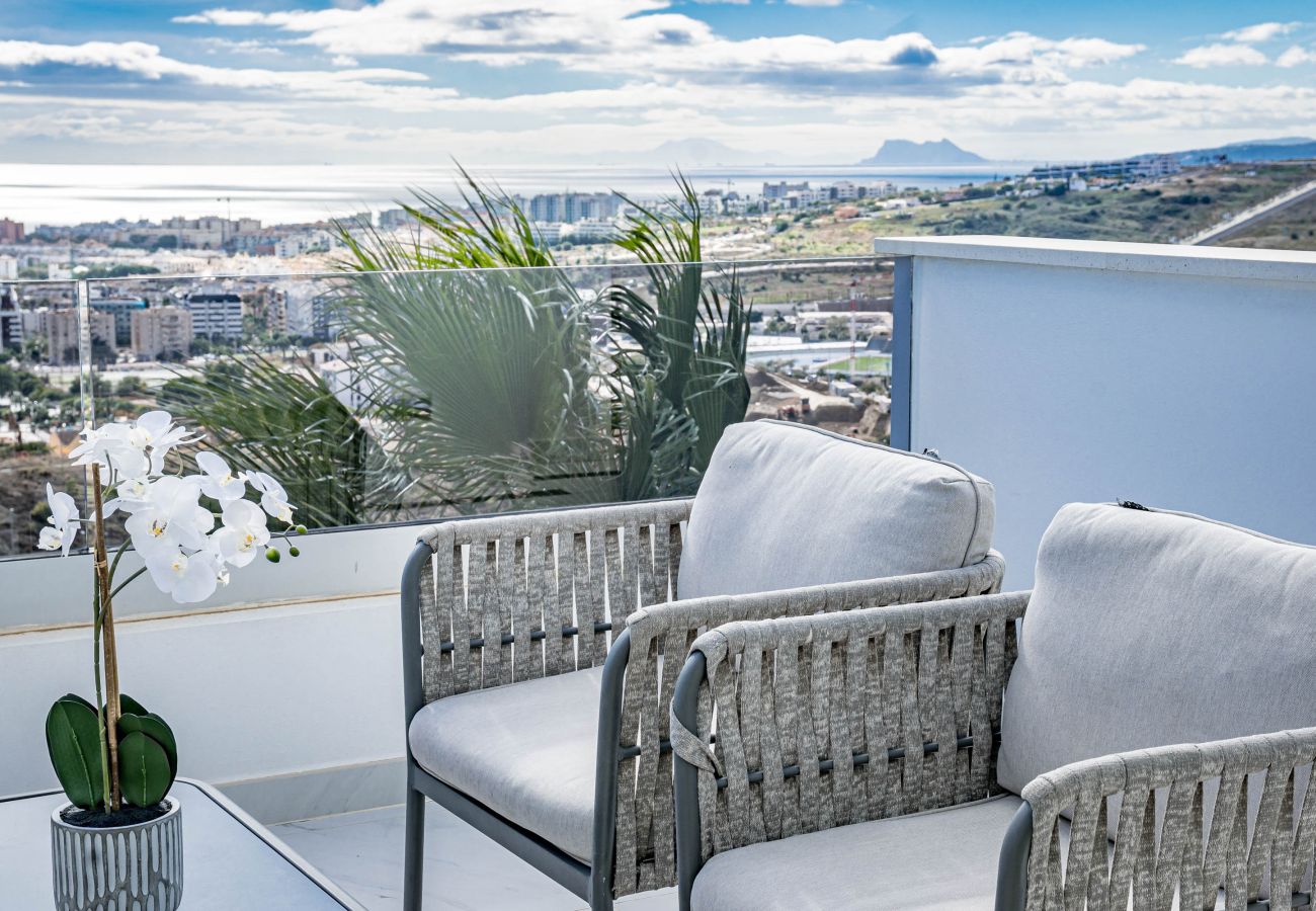 Apartamento en Estepona - LAE21.2D - Penthouse w/ Roof Terrace and Seaviews