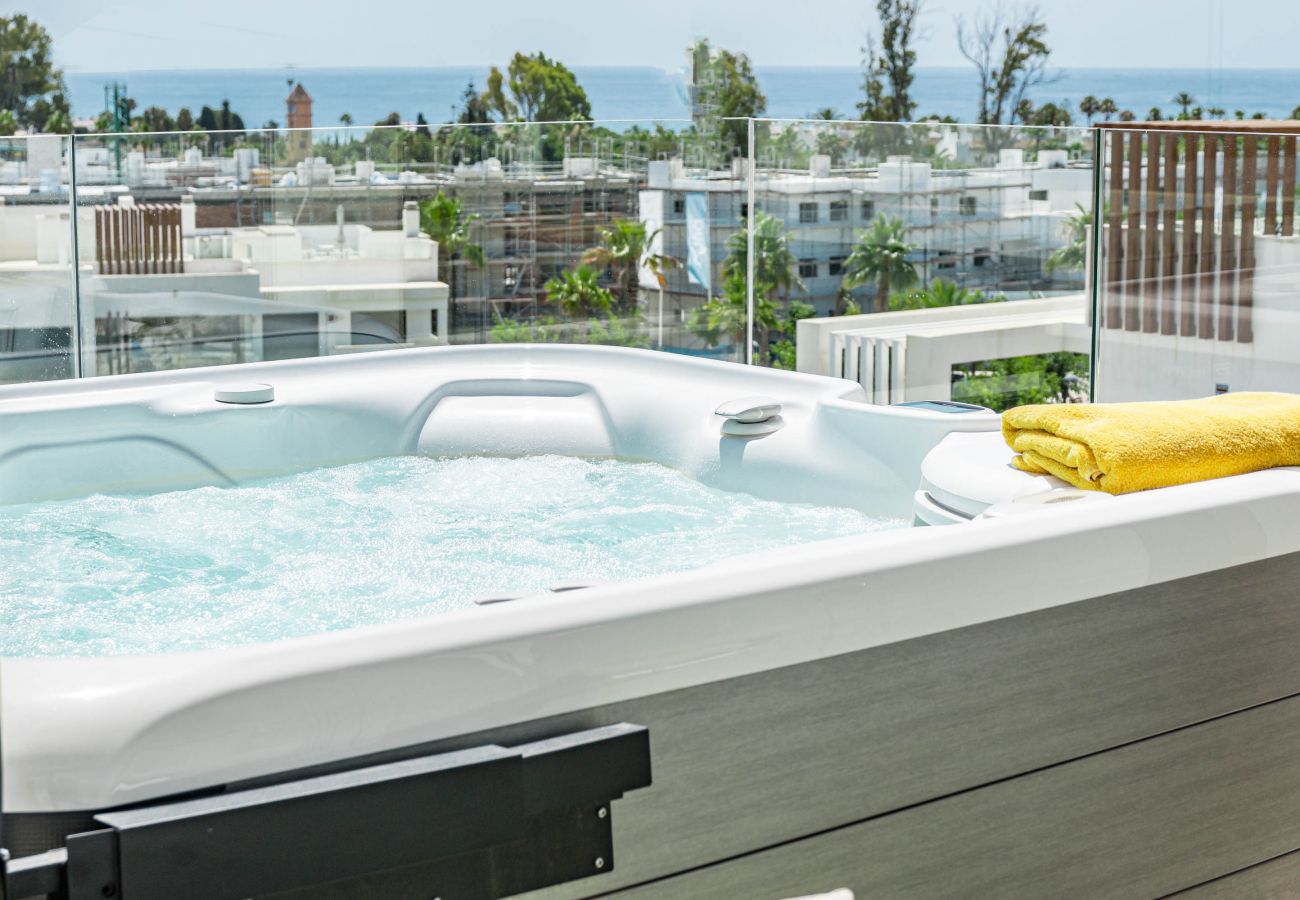 Apartamento en Estepona - LMS48- Roof terrace, jacuzzi & sauna