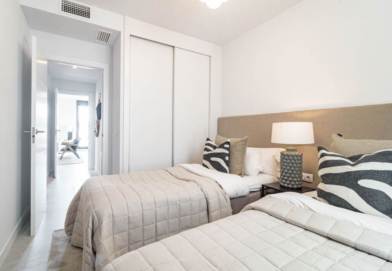Apartamento en Estepona - LMEA2.0A - Luxury Apt - Pool View & Walk to All