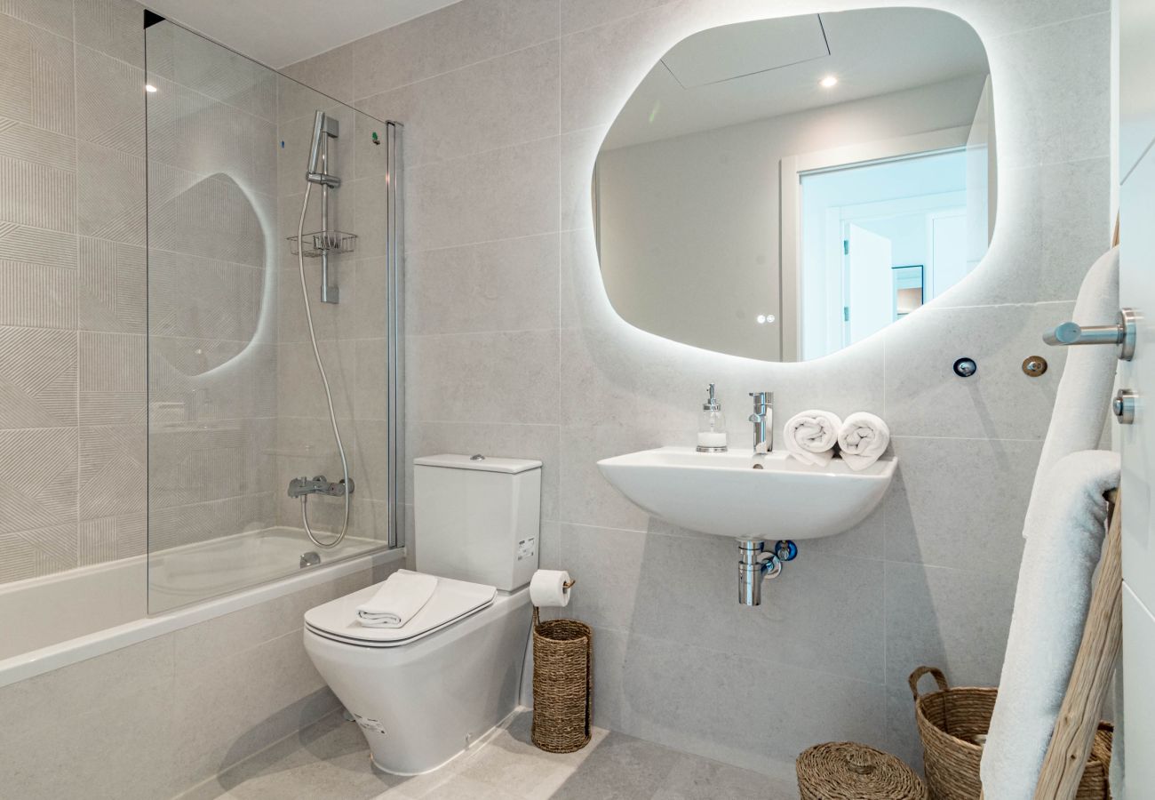 Apartamento en Estepona - LMEA2.0A - Luxury Apt - Pool View & Walk to All