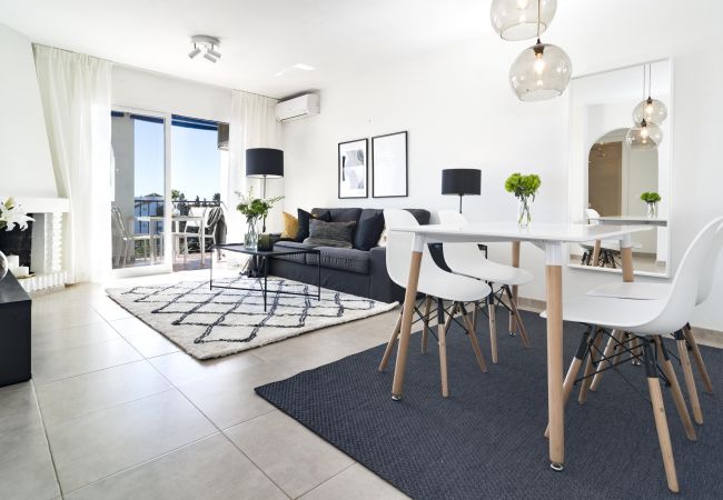  à Mijas Costa - RDM - Stylish Holiday Apartment with Ocean Views