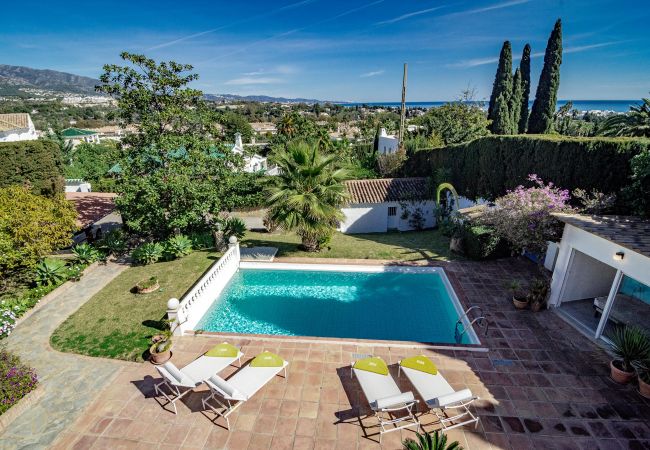 Villa à Nueva andalucia - FJ- Finca with private pool Families only