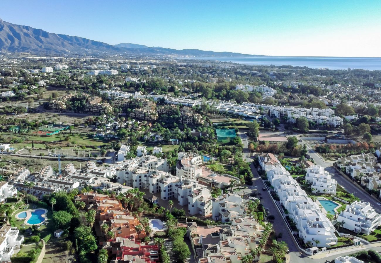 Appartement à Estepona - CDG1- Beautiful 2-br penthouse in cortiljo de Golf