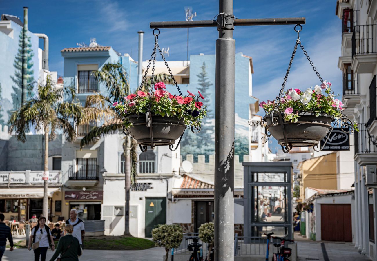 Appartement à Estepona - A2- Seaclub Suites by roomservices