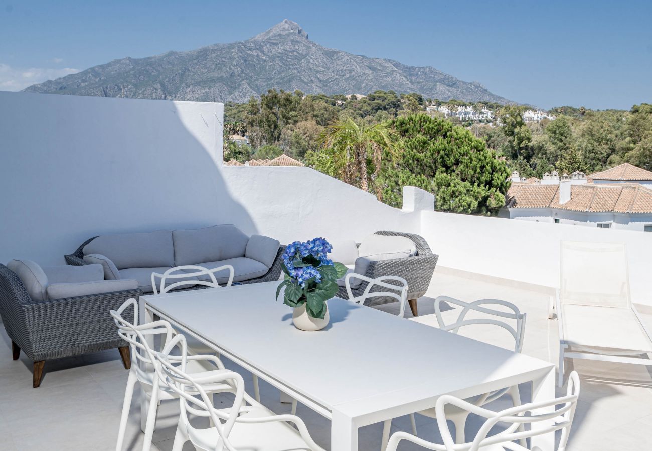 Maison mitoyenne à Nueva andalucia - EN37- Spacious, cozy townhouse, Marbella