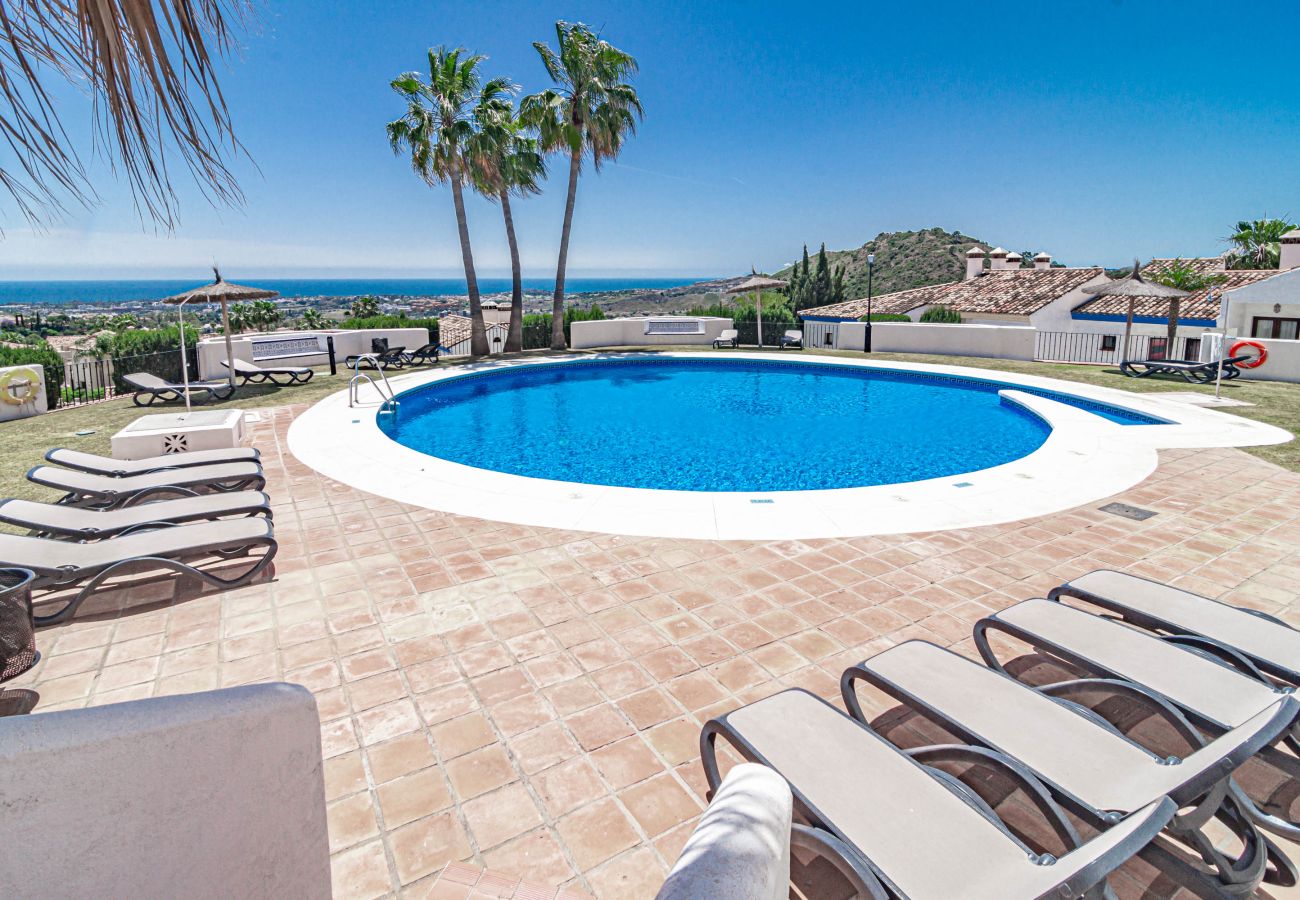 Maison mitoyenne à Nueva andalucia - LAG - Spacious 3BR townhouse with private jacuzzi