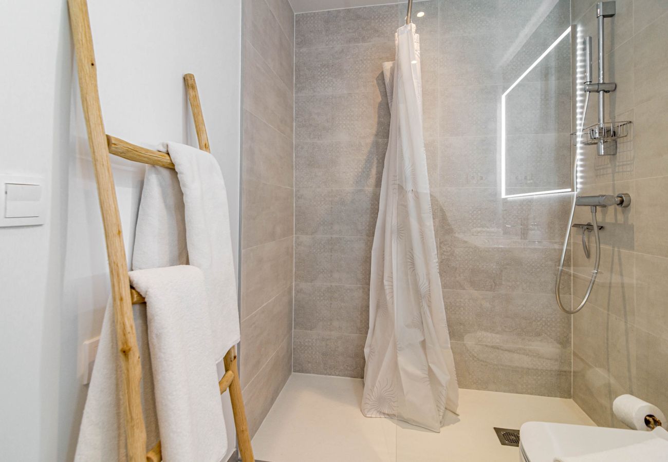 Appartement à Estepona - LMEA2.0A - Luxury Apt - Pool View & Walk to All