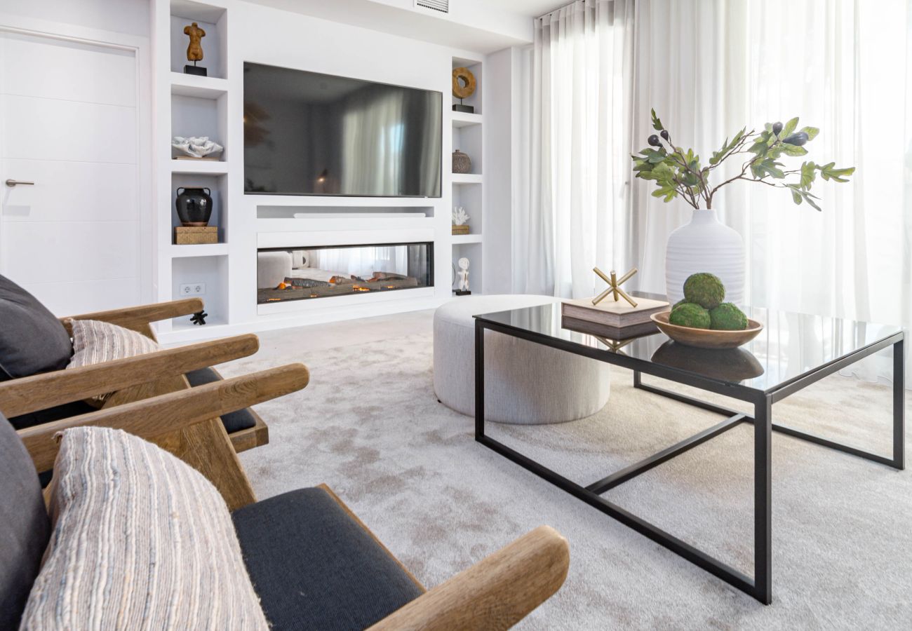 Appartement à Estepona - LMEA2.0A - Luxury Apt - Pool View & Walk to All