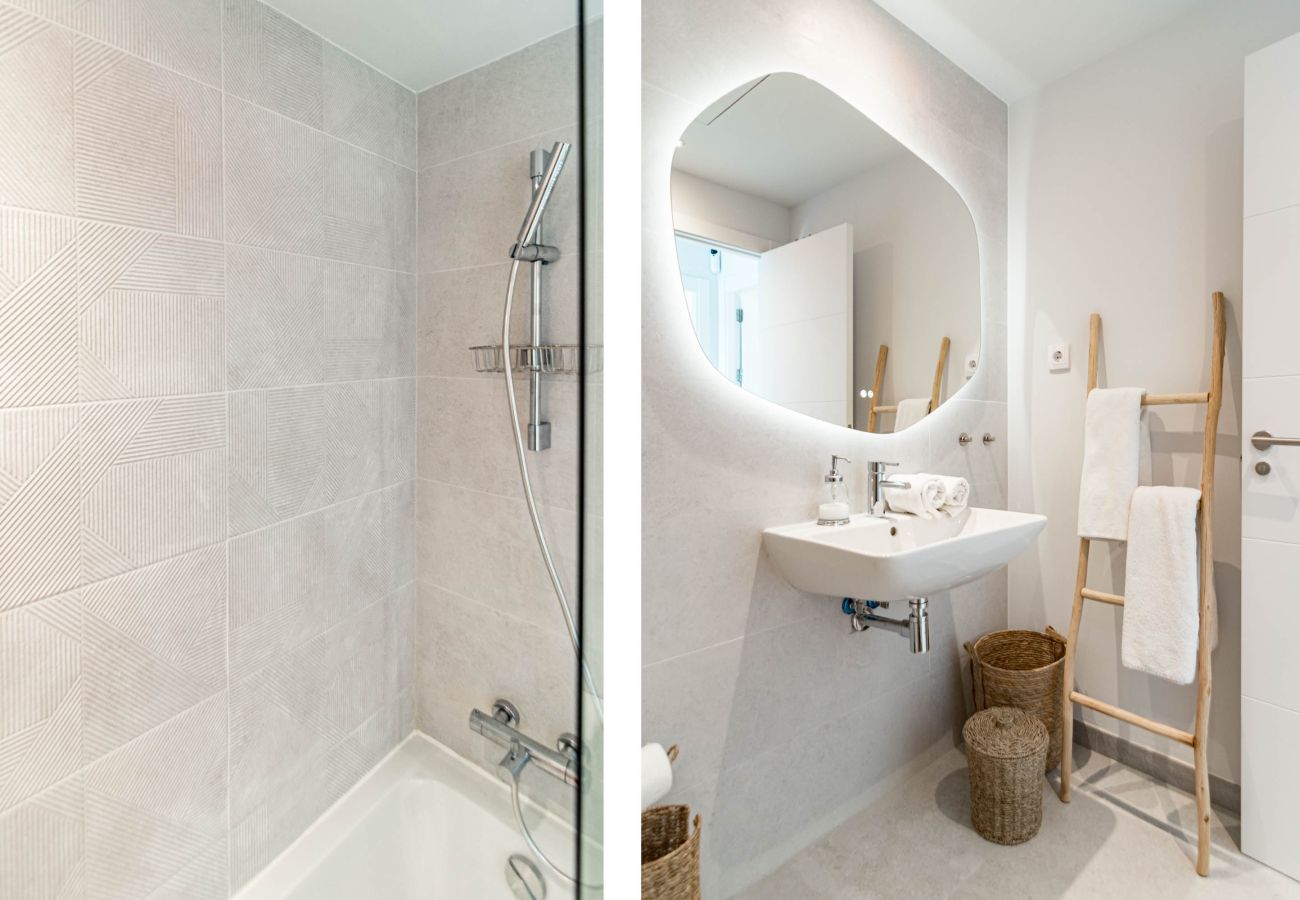 Appartement à Estepona - LMEA2.0A - Luxury Apt - Pool View & Walk to All
