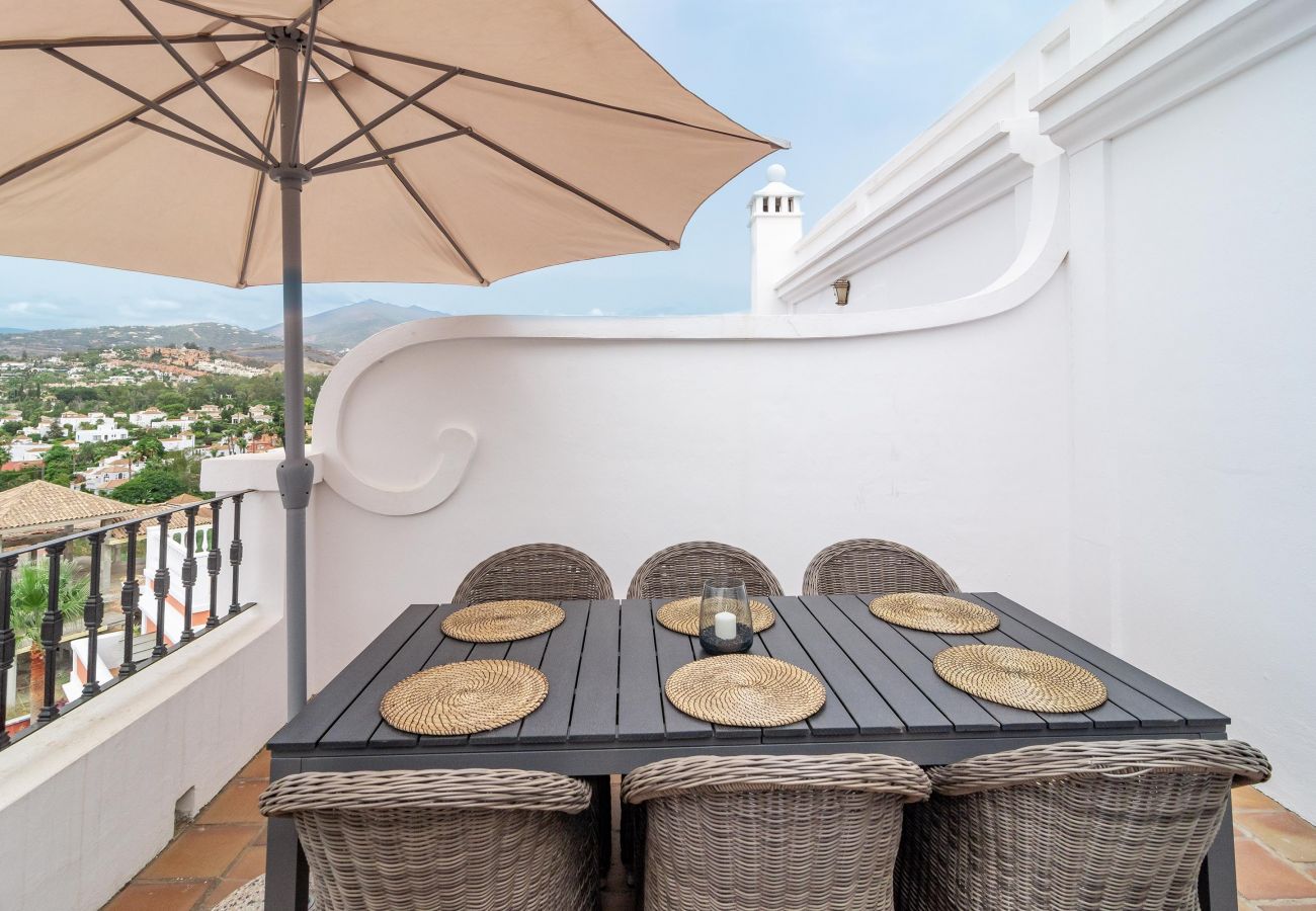 Apartment in Nueva andalucia - AP128- Long stay, October to May, Aloha Pueblo