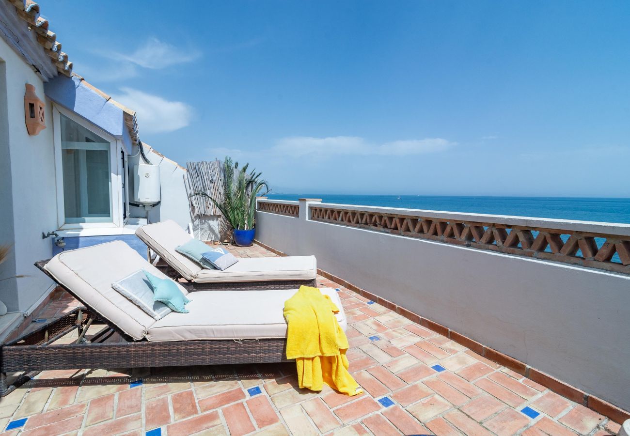 Apartment in Casares - LAP- 3 bed apartment on the beach. Families only