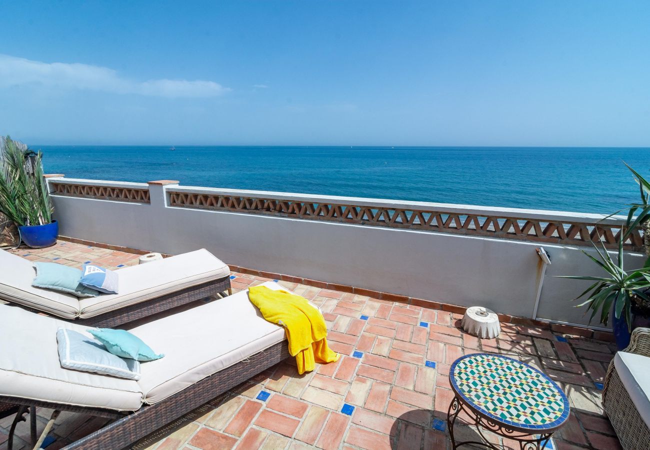 Apartment in Casares - LAP- 3 bed apartment on the beach. Families only