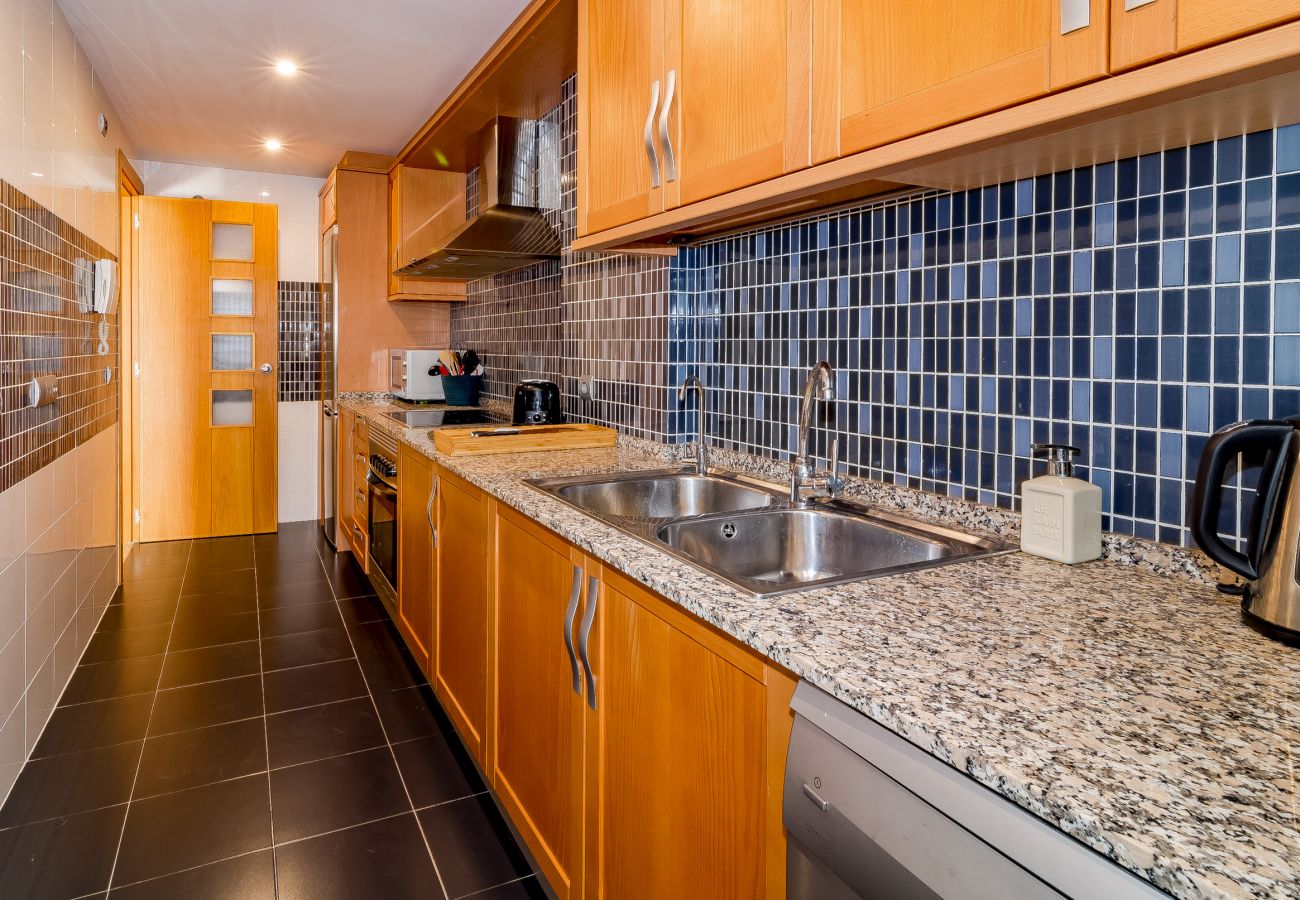 Kitchen of 2 Bedroom Holiday Apartment with Pool and terrace in Estepona