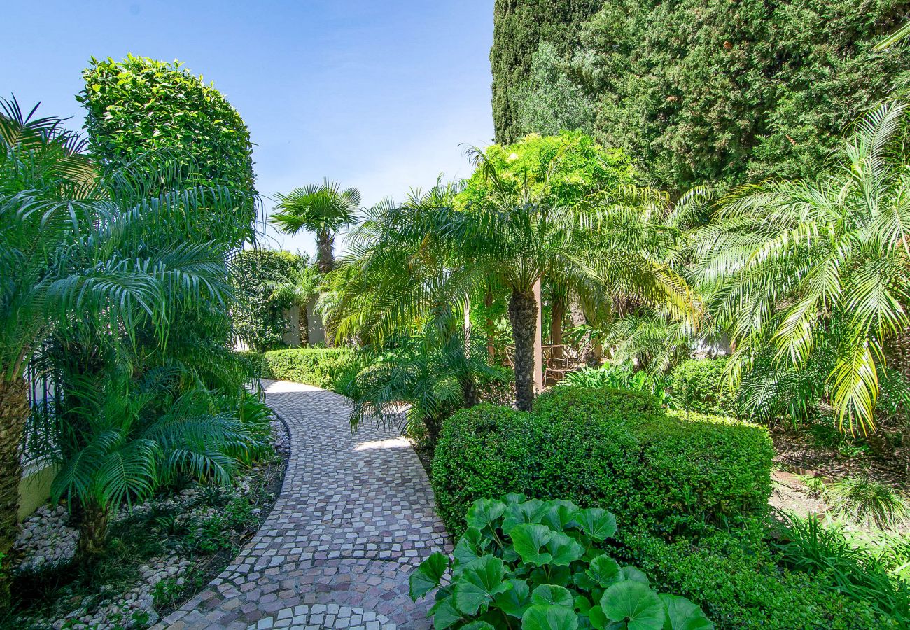 Villa in Marbella - ULC- High security, luxury villa, 5 bedroom