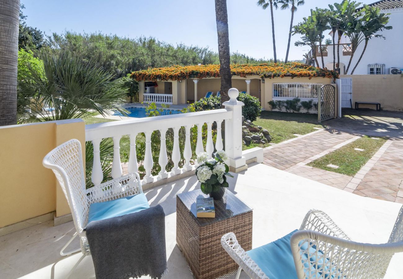 Villa in Nueva andalucia - Large family villa with walking distance to Puerto Banus