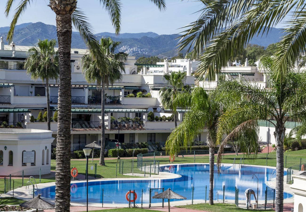 Apartment in Nueva andalucia - LCR4- Large 3 bed apt close to beach, port