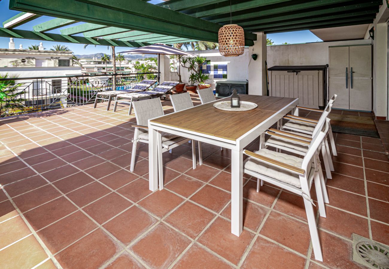 Apartment in Nueva andalucia - LCR4 - Large 3-Bedroom Apartment Near Beach