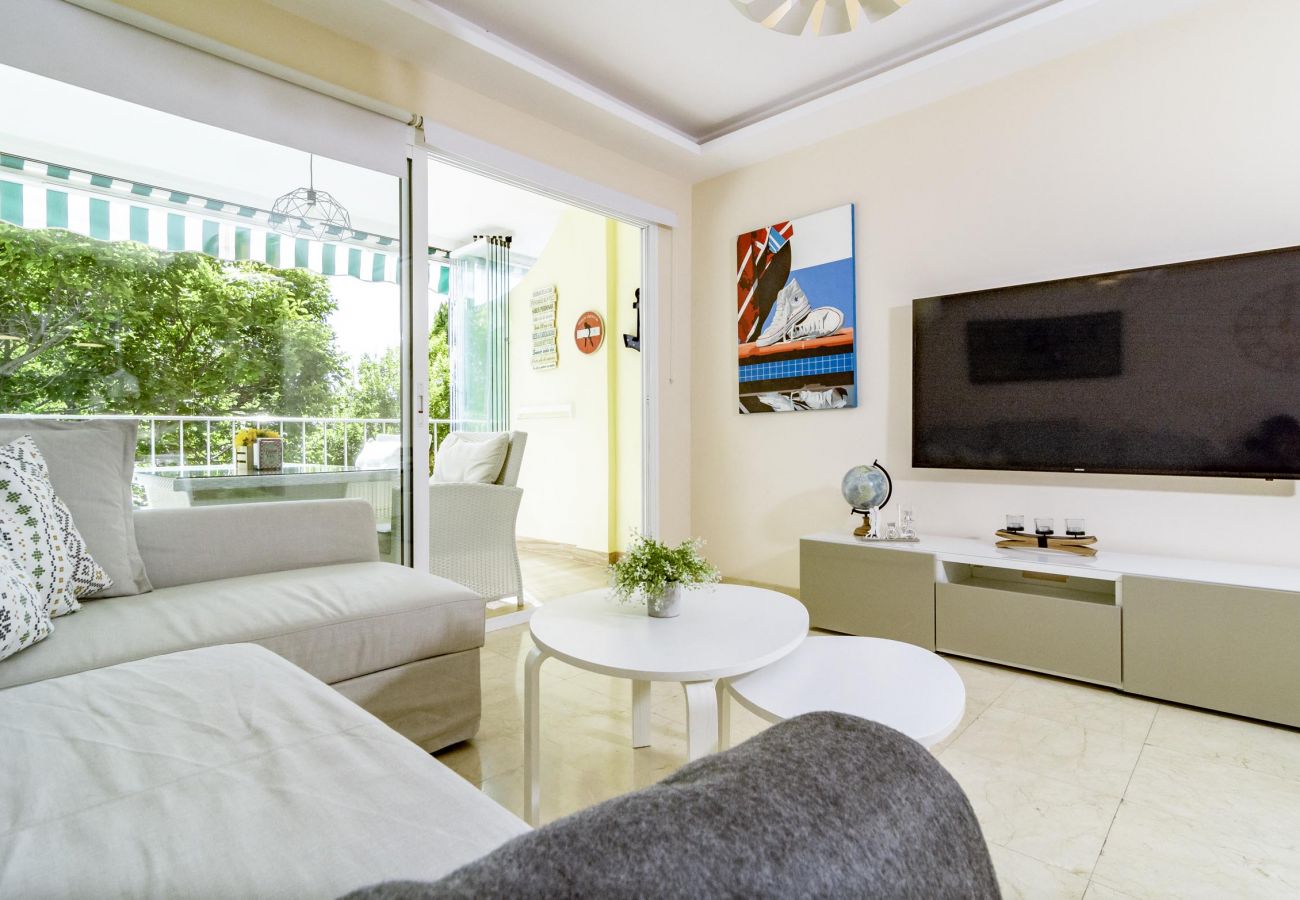 Apartment in Nueva andalucia - 1 bed apt with walking distance to beach and Puerto Banus