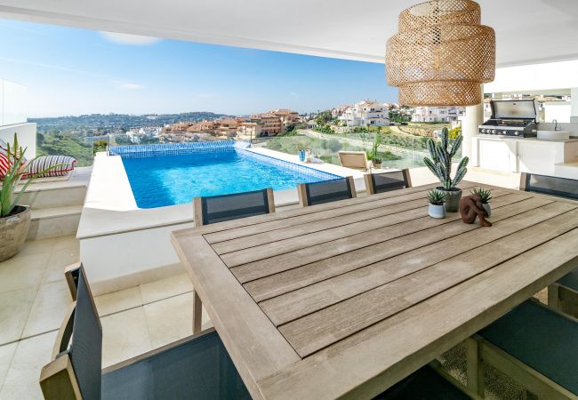 Apartment in Nueva andalucia - LMR- Luxury apartment, private pool. Families only