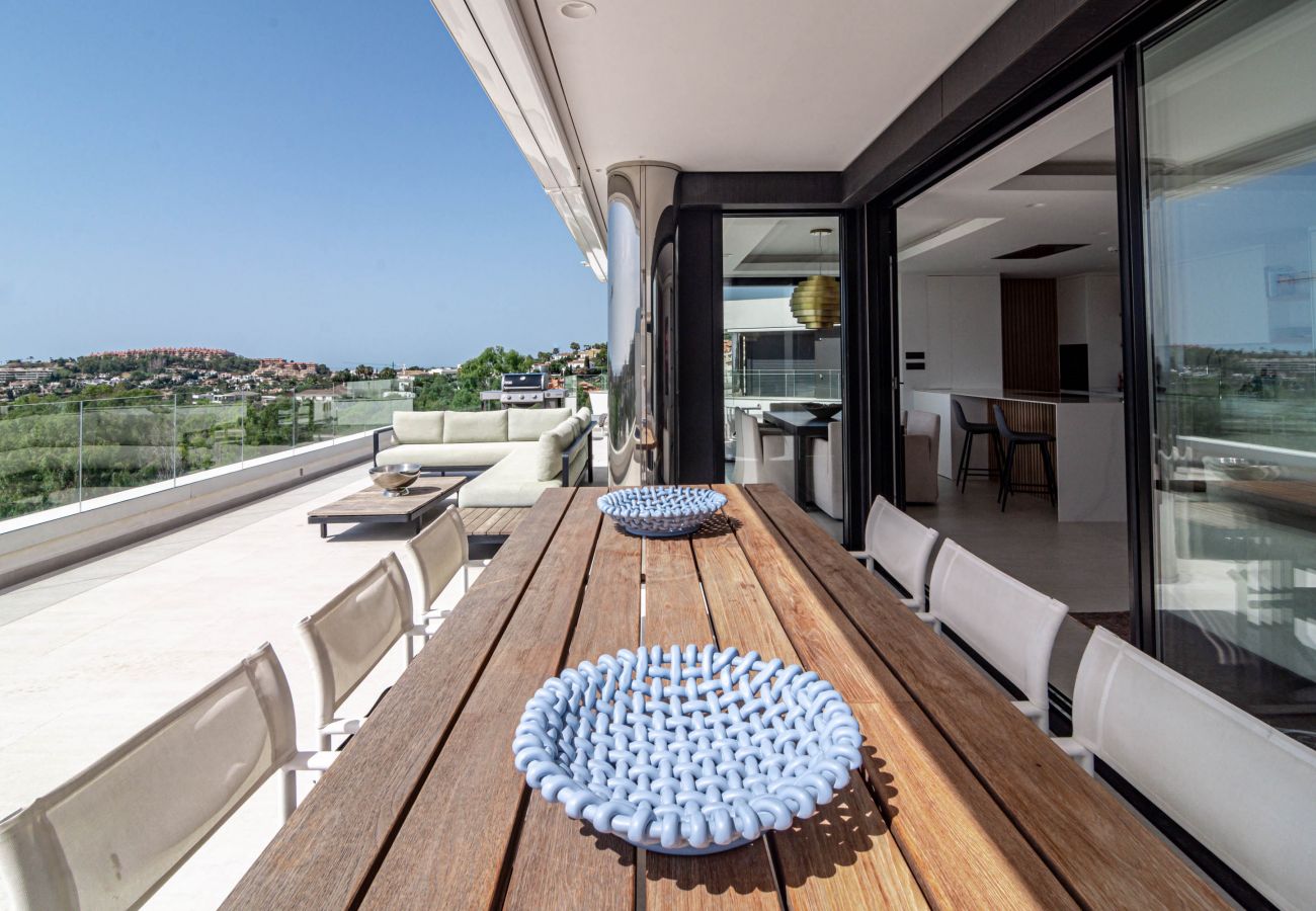 Apartment in Nueva andalucia - AZM- Spacious penthouse, plunge pool, sea view