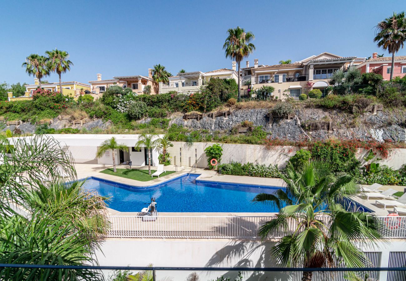 Apartment in Nueva andalucia - AZM- Spacious penthouse, plunge pool, sea view