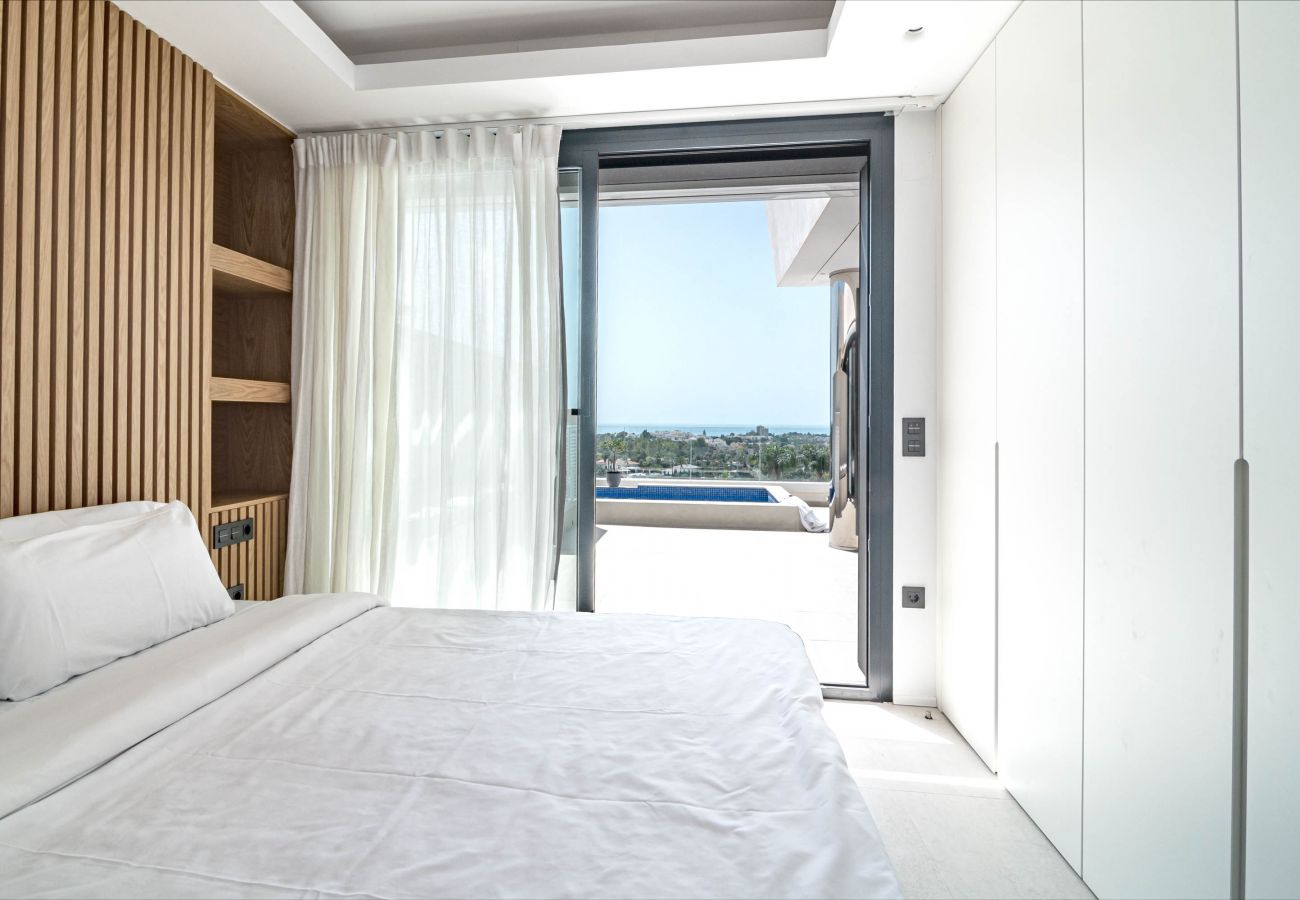 Apartment in Nueva andalucia - AZM- Spacious penthouse, plunge pool, sea view