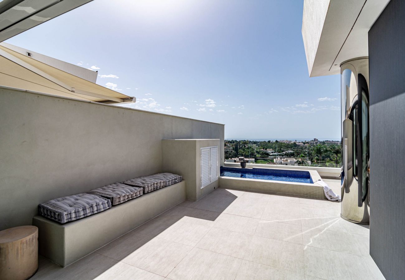 Apartment in Nueva andalucia - AZM- Spacious penthouse, plunge pool, sea view