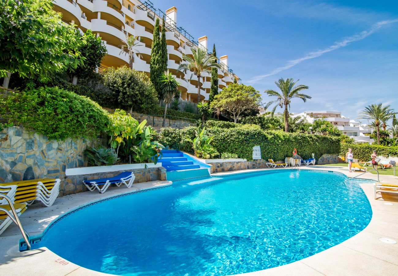 Apartment in Nueva andalucia - SAM2.4I- Cozy apartment walking distance to beach