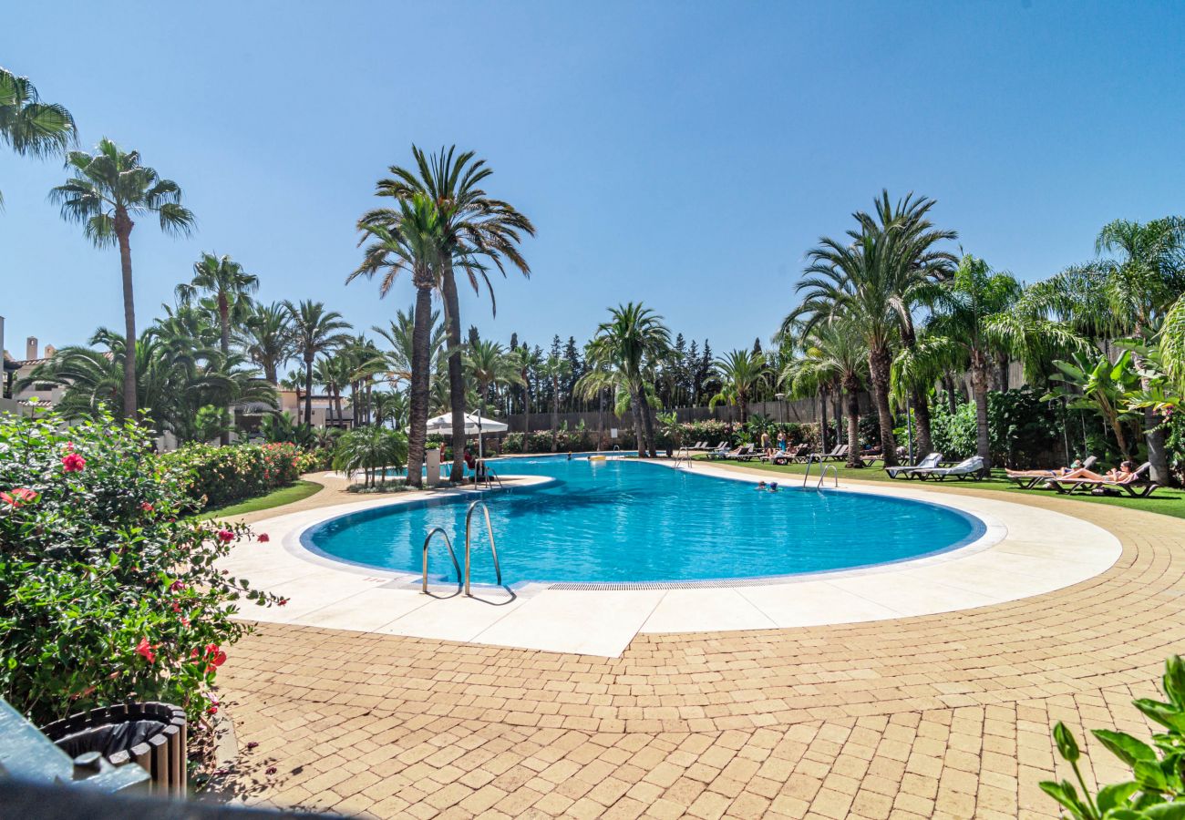 Apartment in Nueva andalucia - Pleasant holiday home close to Puerto Banus