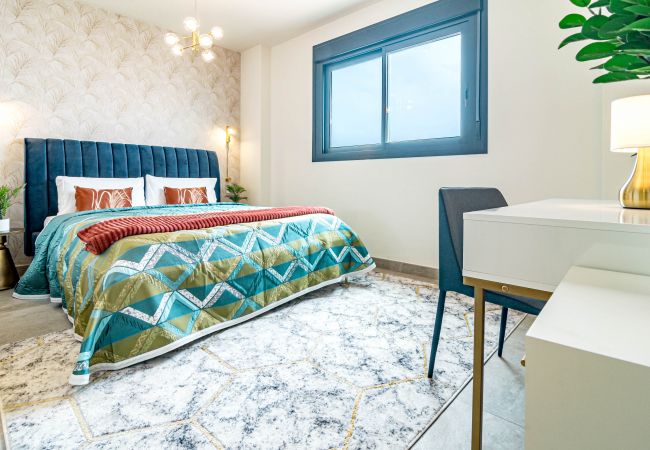 Apartment in Estepona - INF2.5E- Tastefully furnished flat, Estepona cente