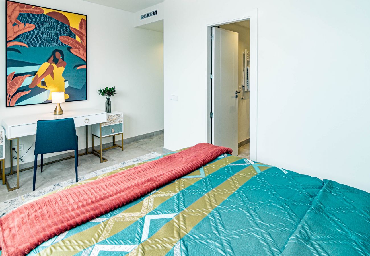 Apartment in Estepona - INF2.5E- Tastefully furnished flat, Estepona cente
